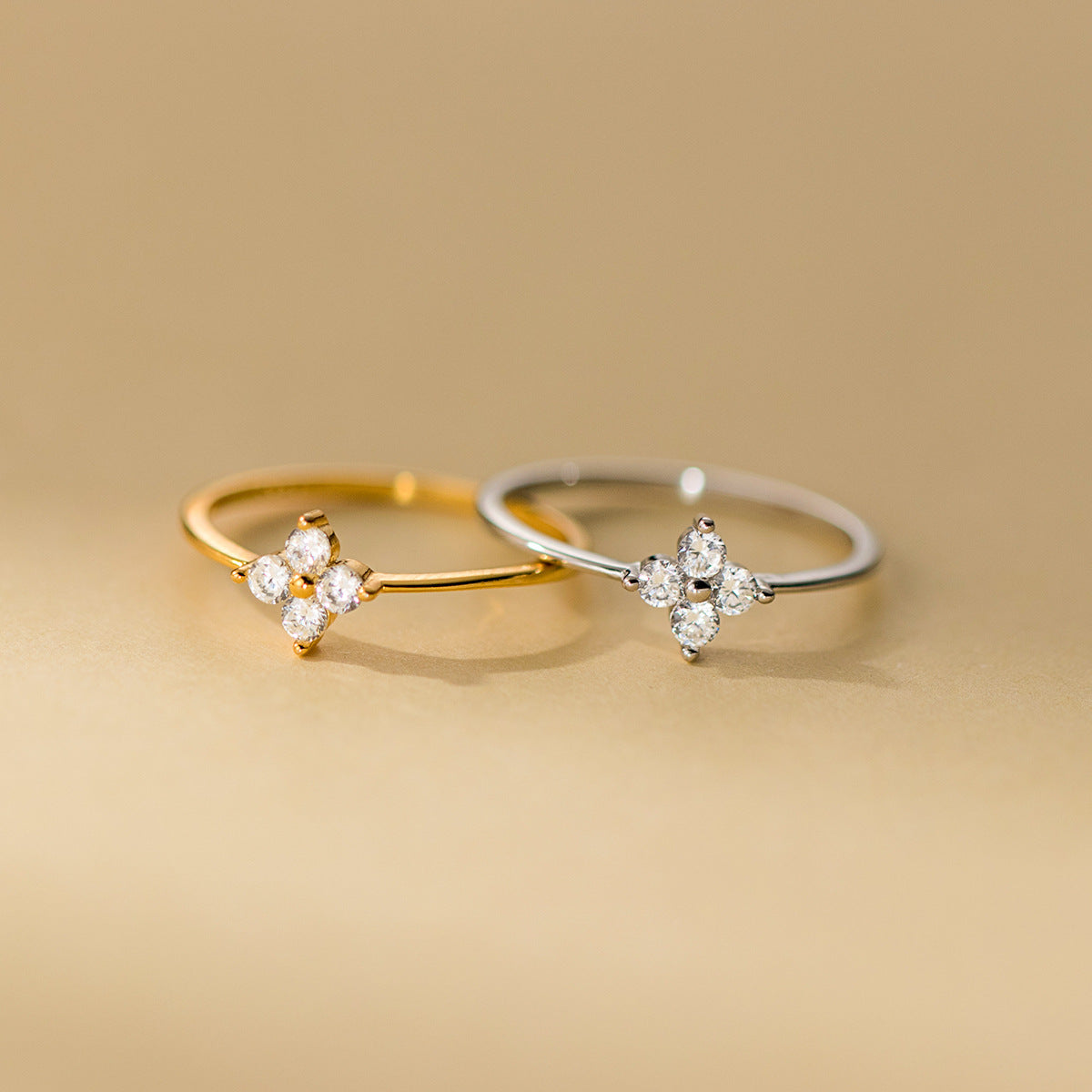 Women’s Dainty Gold Flower Crystal Ring